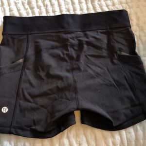 Lululemon black workout shorts 6